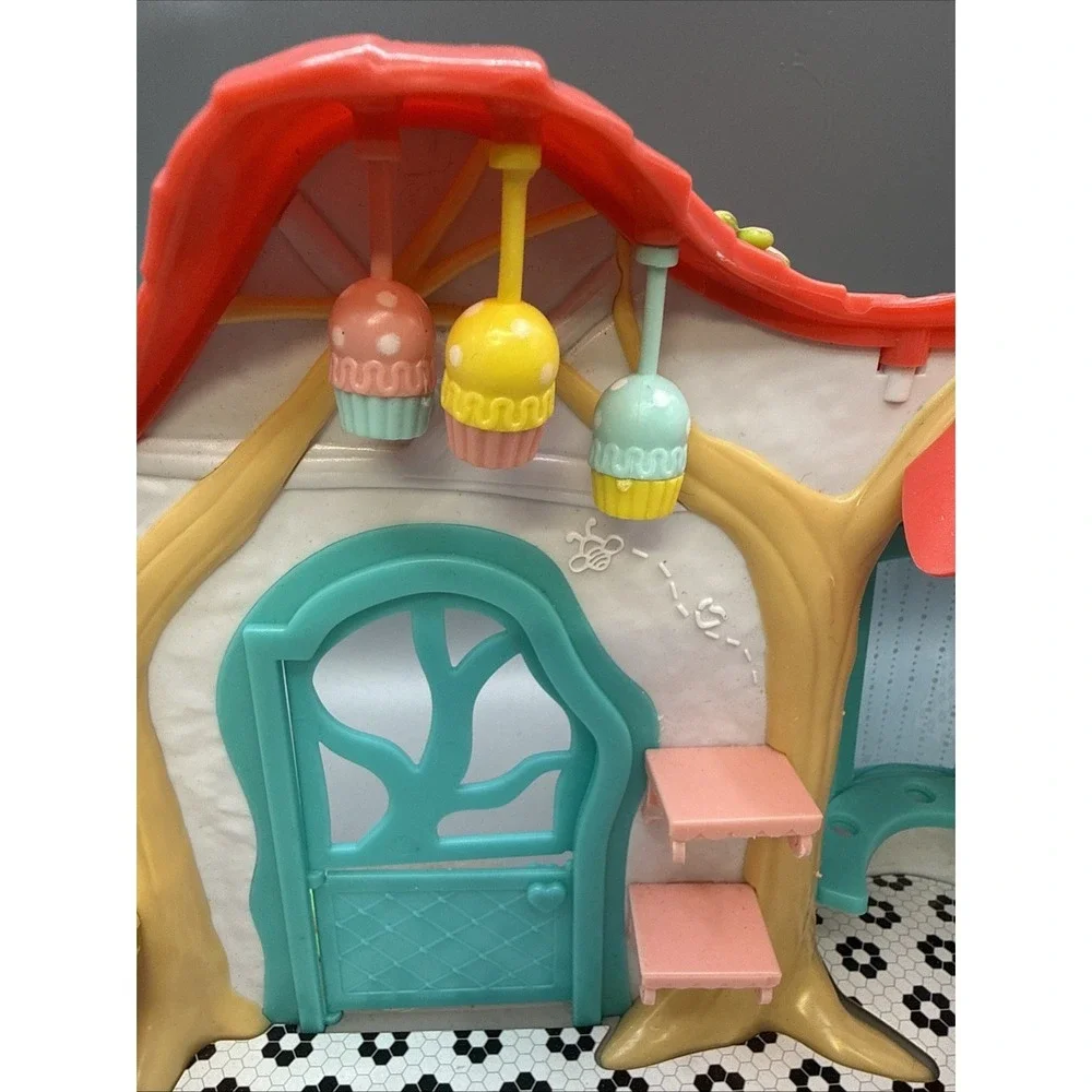 Honey Bee Acres Bees Teas Pastry Shop Playset Building Only - 2022 Sunny Days